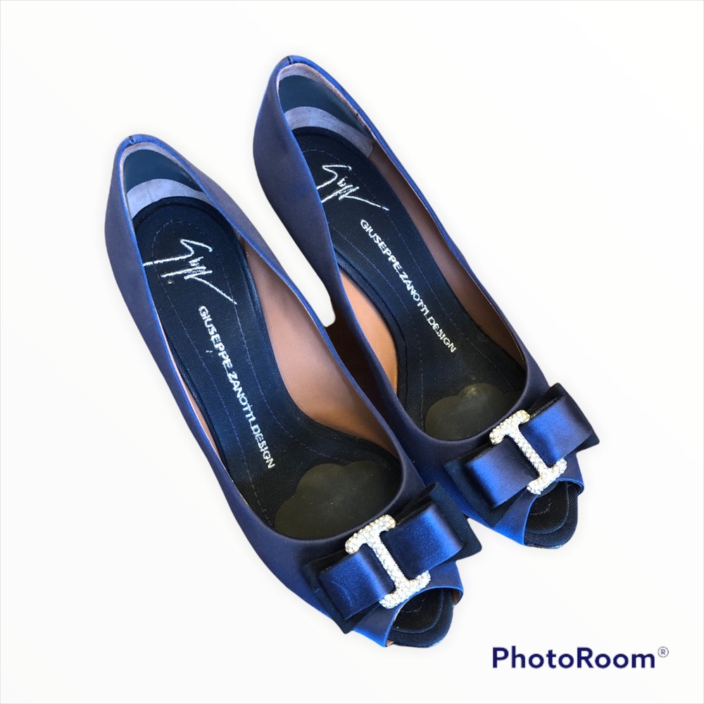 Giuseppe Zanotti Navy Satin Embellished Heels Pumps Shoes Size 7 Women’s